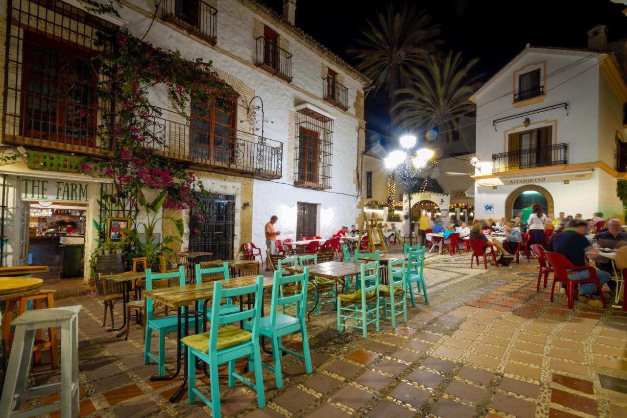 Banus - Front