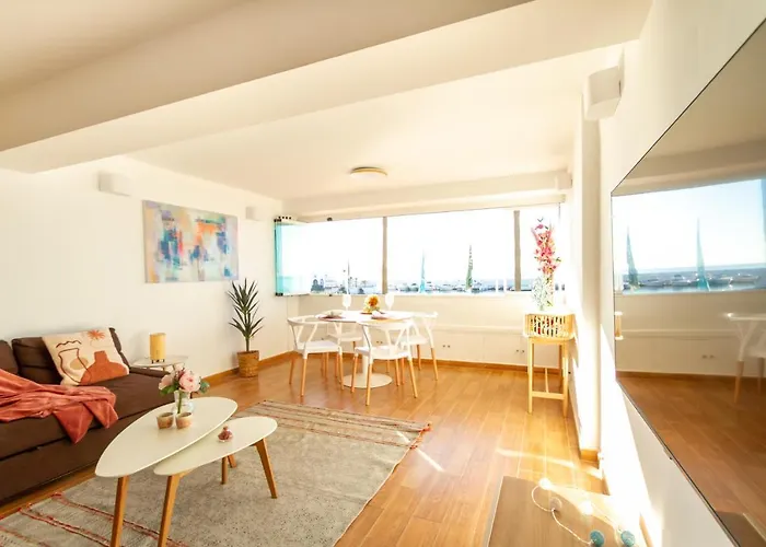 Marbella Banus Suites - Marbella Beach Front Suite Apartment